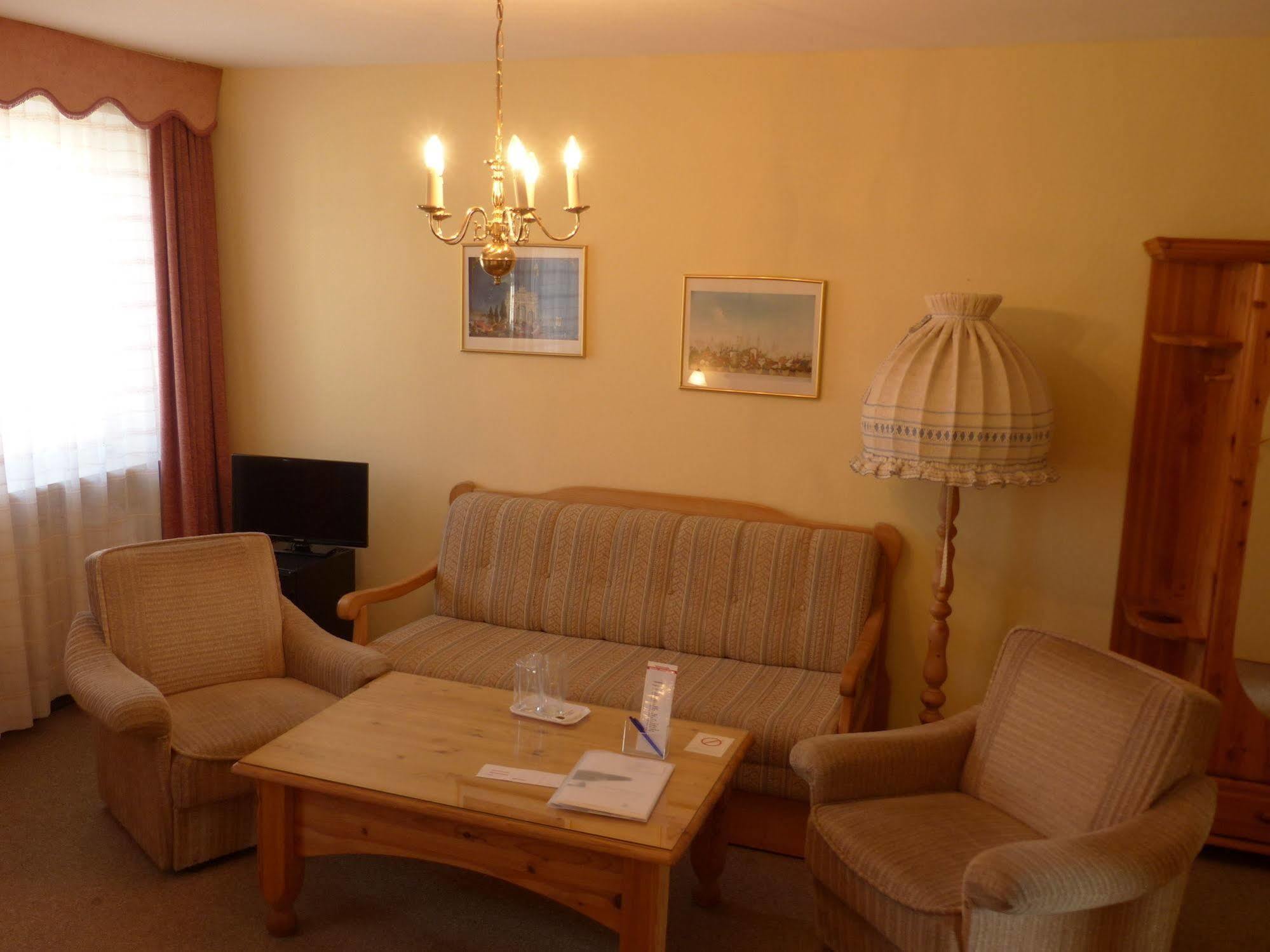 Hotel Simon Гаутинг Екстериор снимка