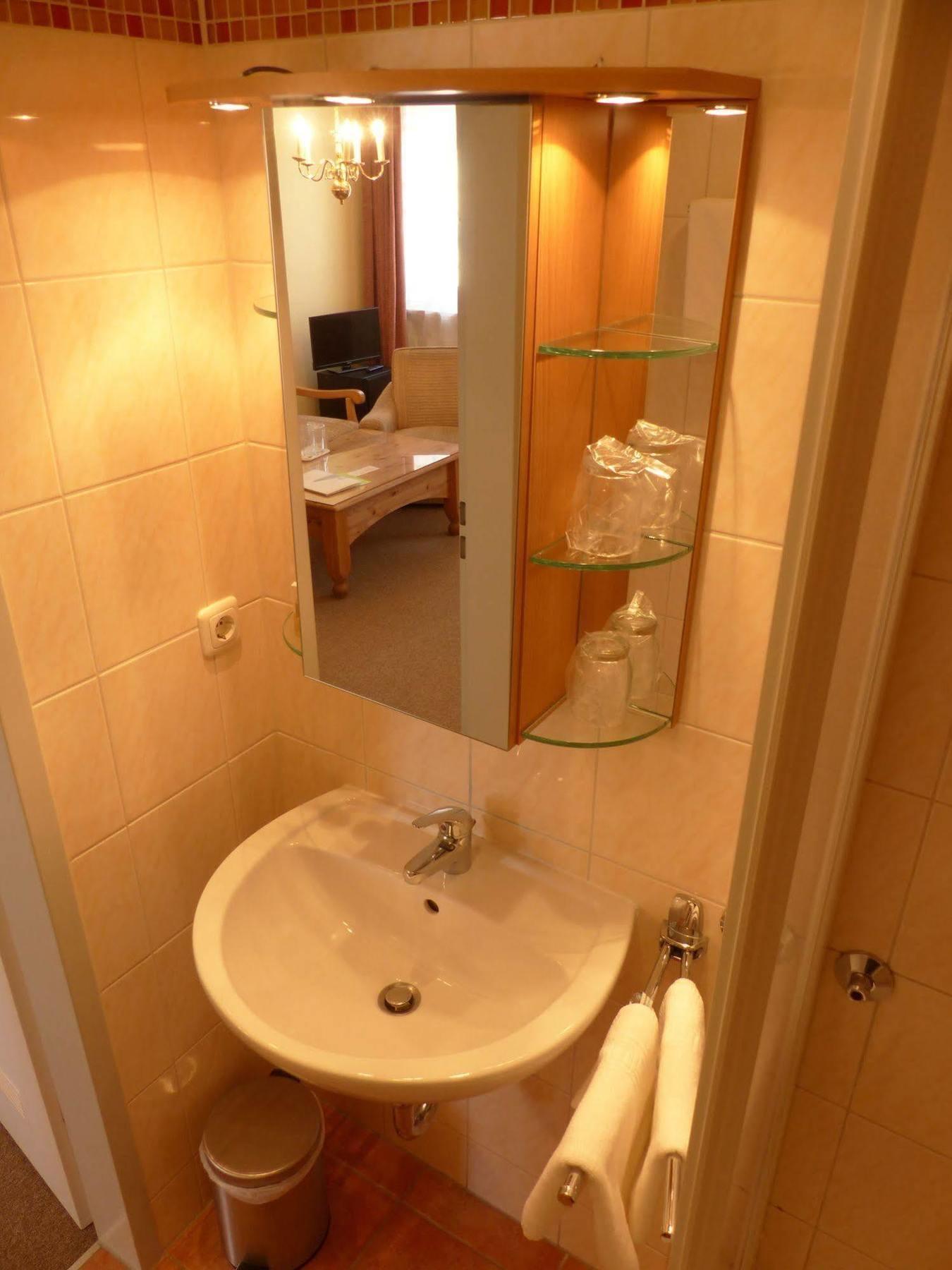 Hotel Simon Гаутинг Екстериор снимка