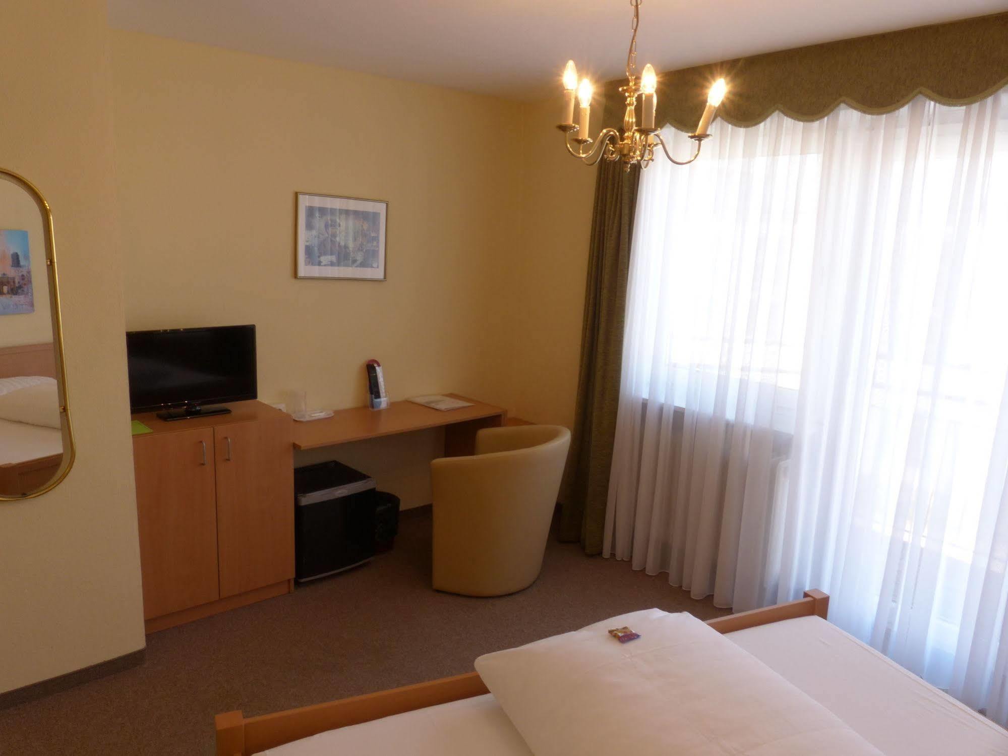 Hotel Simon Гаутинг Екстериор снимка