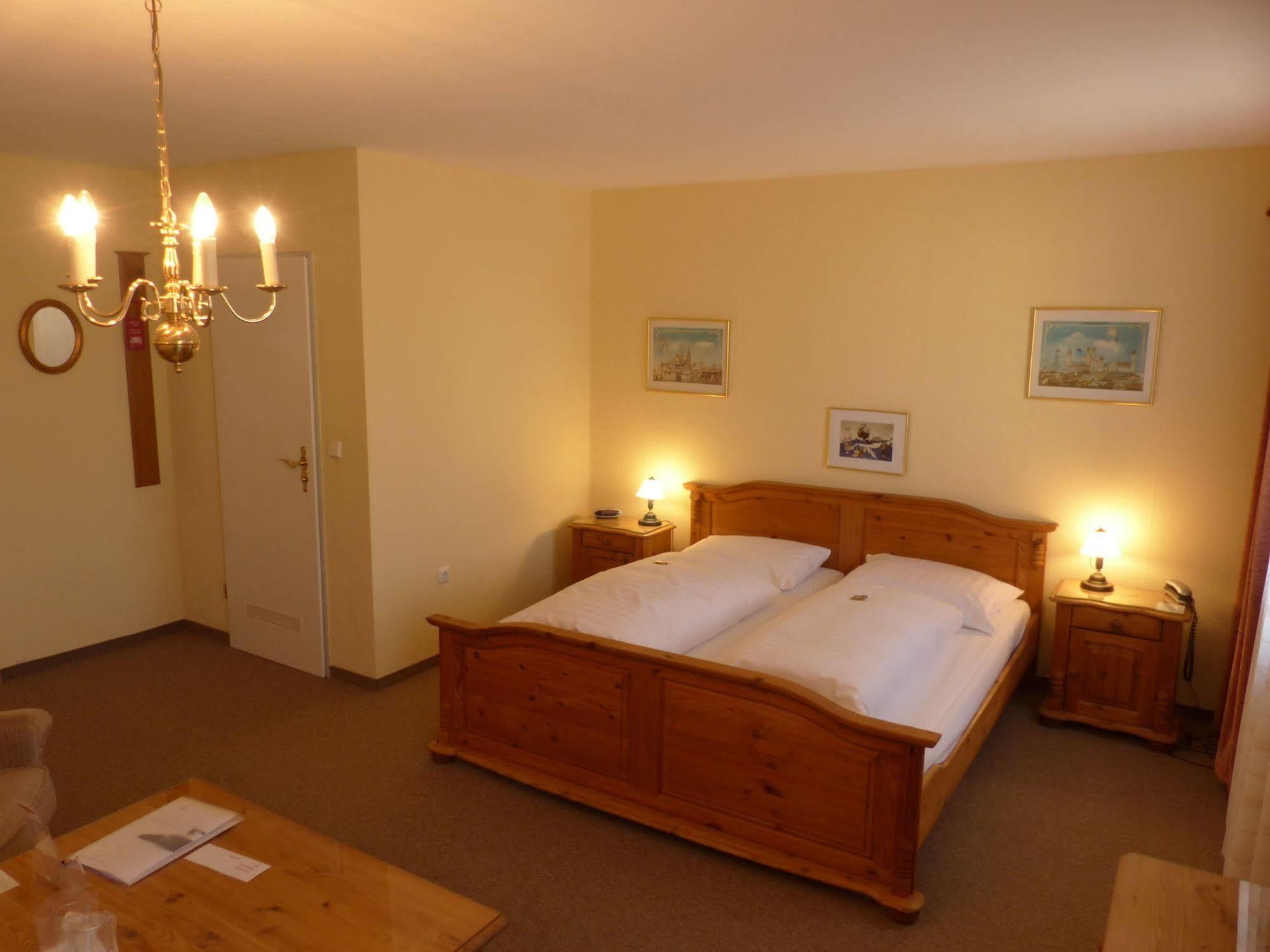 Hotel Simon Гаутинг Екстериор снимка